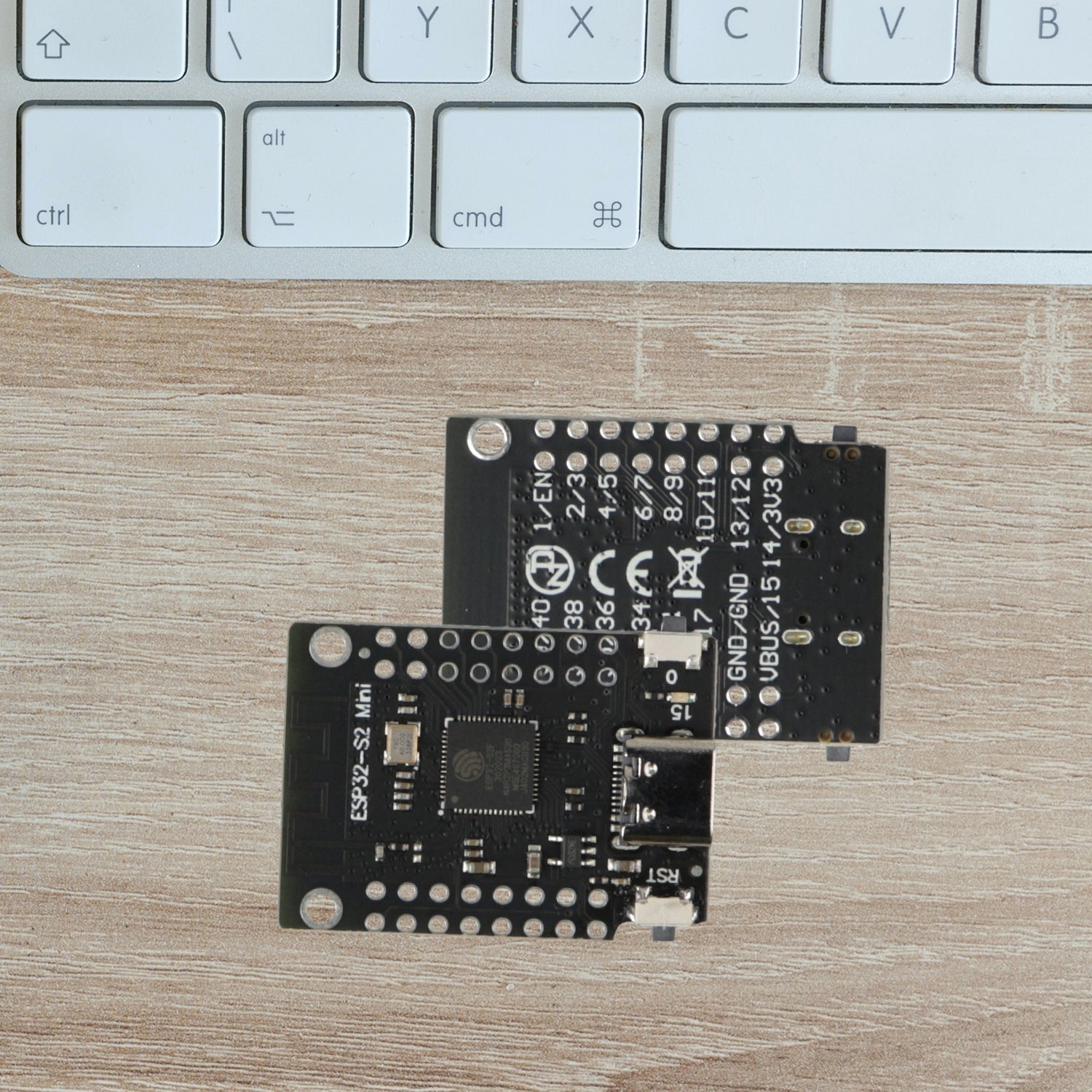 ESp32 S2 Mini mit ESP32 - S2FN4R2 WIFI IC und USB - Type - C kompatibel mit Micropython und Arduino, unverlötet - AZ - Delivery